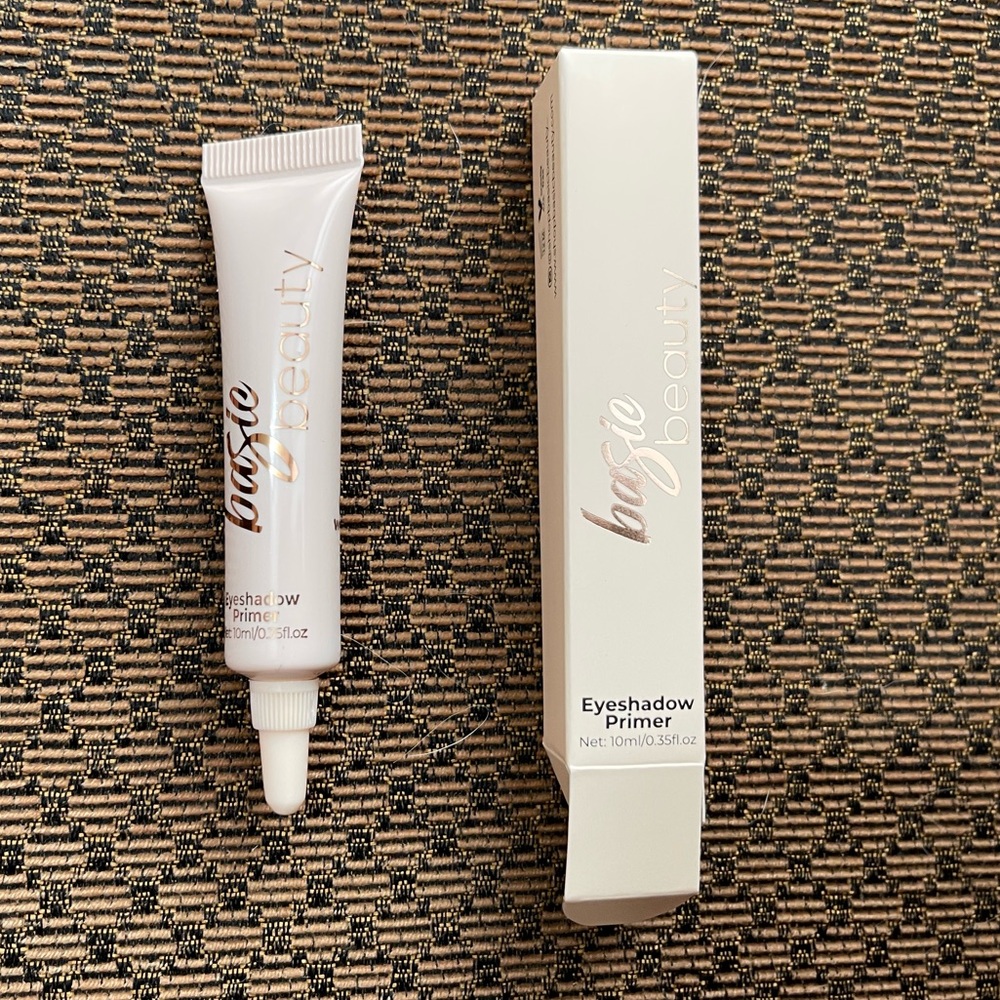 NIB Basic Beauty Eyeshadow Primer Makeup